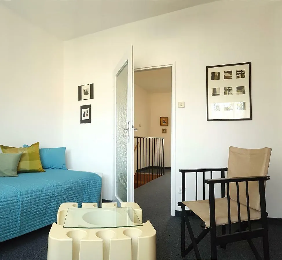 Gem Of Midcentury Design Apartamento Viena 0*,