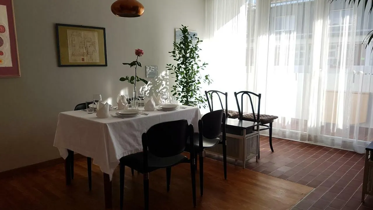 Gem Of Midcentury Design Apartamento Viena